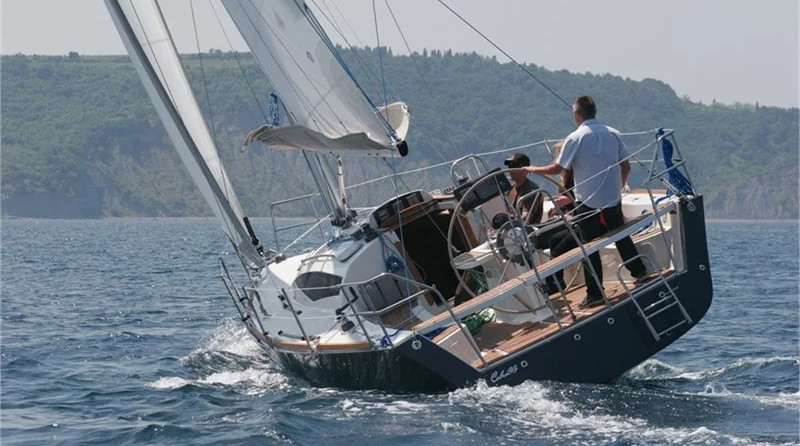 Cobra Yachts 33