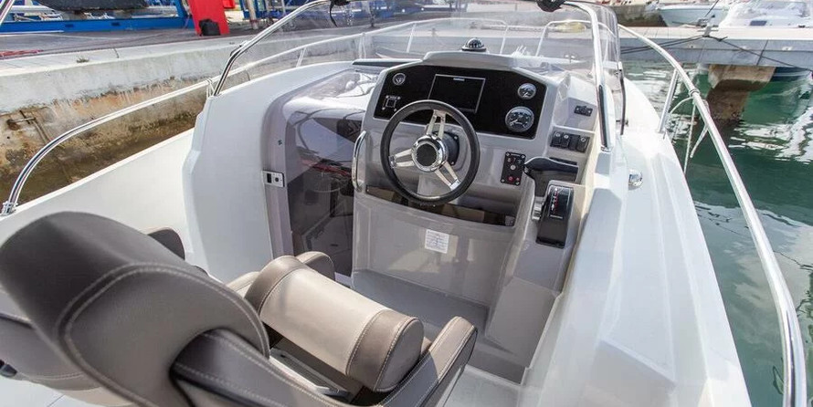 Jeanneau Cap Camarat 7.5 WA