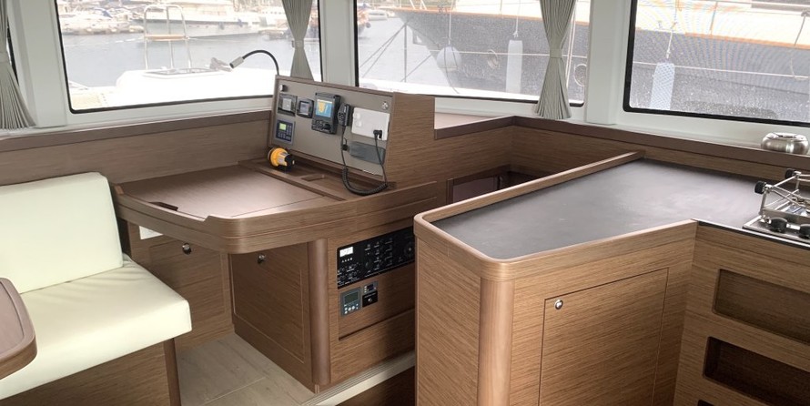 Lagoon 42