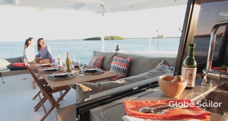 Fountaine Pajot Lucia 40