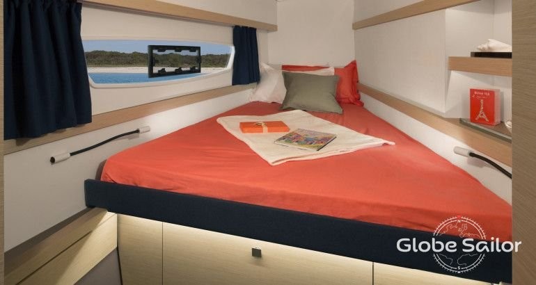 Fountaine Pajot Lucia 40