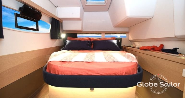 Fountaine Pajot Lucia 40