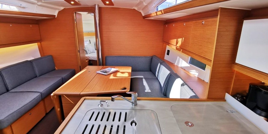 Dufour 390