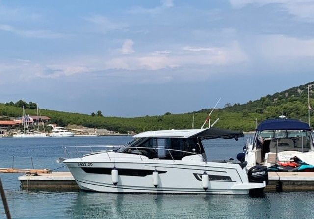 Jeanneau Merry Fisher 895