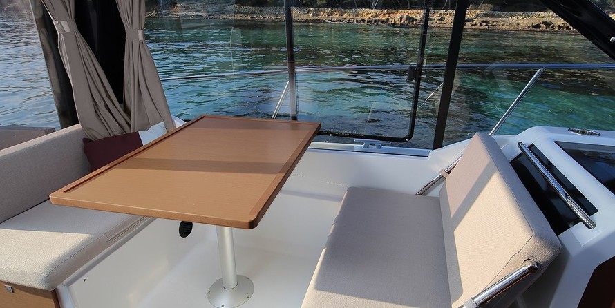 Jeanneau Merry Fisher 895