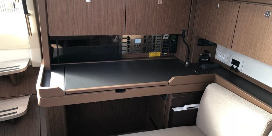 Beneteau Oceanis 51.1