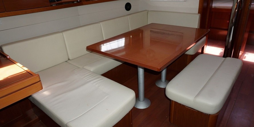 Beneteau Oceanis 48