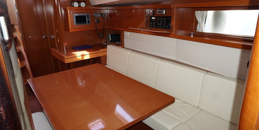 Beneteau Oceanis 48