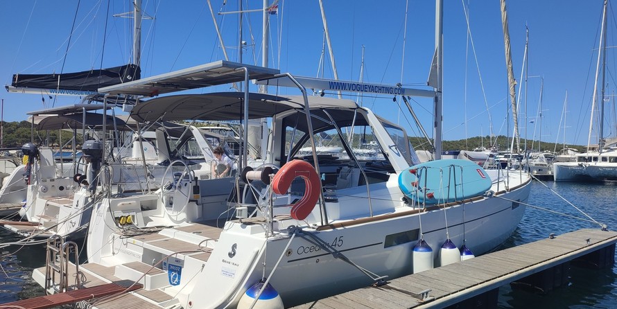 Beneteau Oceanis 45