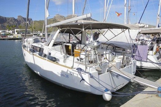 Beneteau Oceanis 38