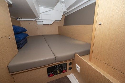 Beneteau Oceanis 38