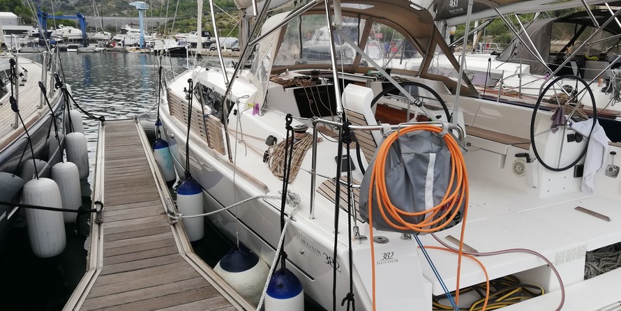 Dufour 382