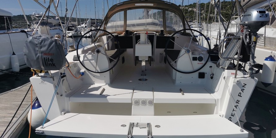Dufour 382