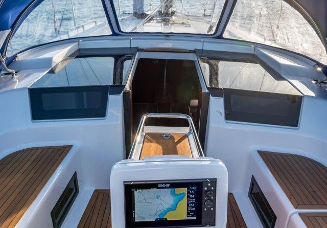 Hanse 418