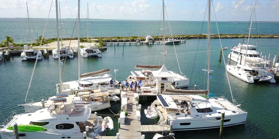 Fountaine Pajot Lucia 40