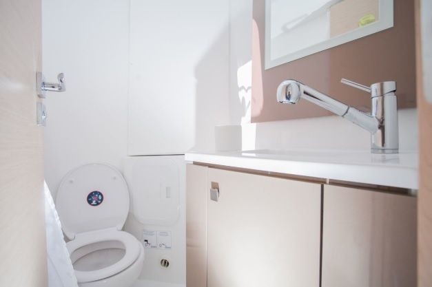 Fountaine Pajot Lucia 40