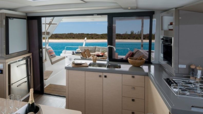 Fountaine Pajot Lucia 40