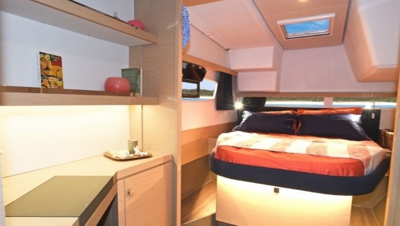 Fountaine Pajot Lucia 40