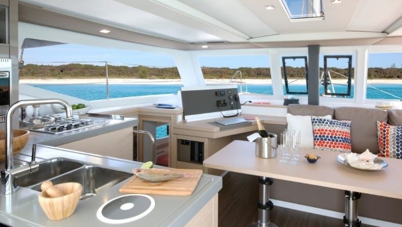 Fountaine Pajot Lucia 40