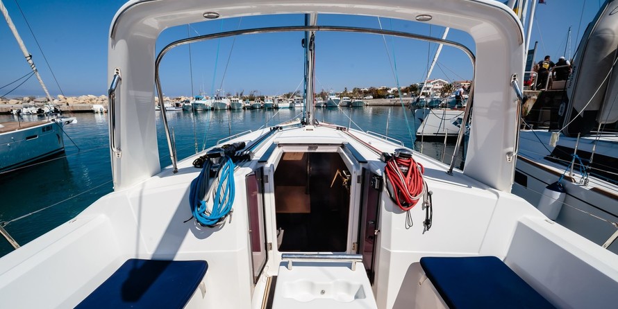 Beneteau Oceanis 38