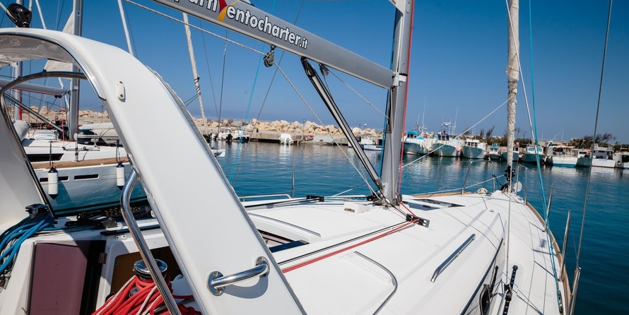Beneteau Oceanis 38
