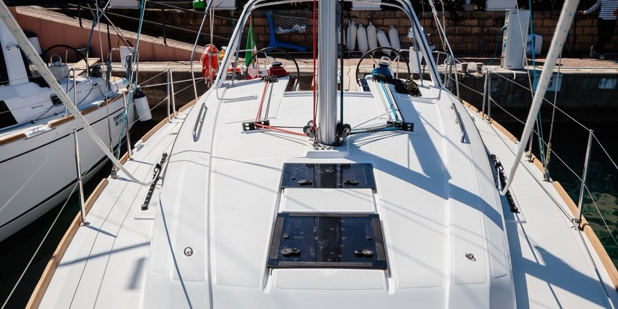 Beneteau Oceanis 38