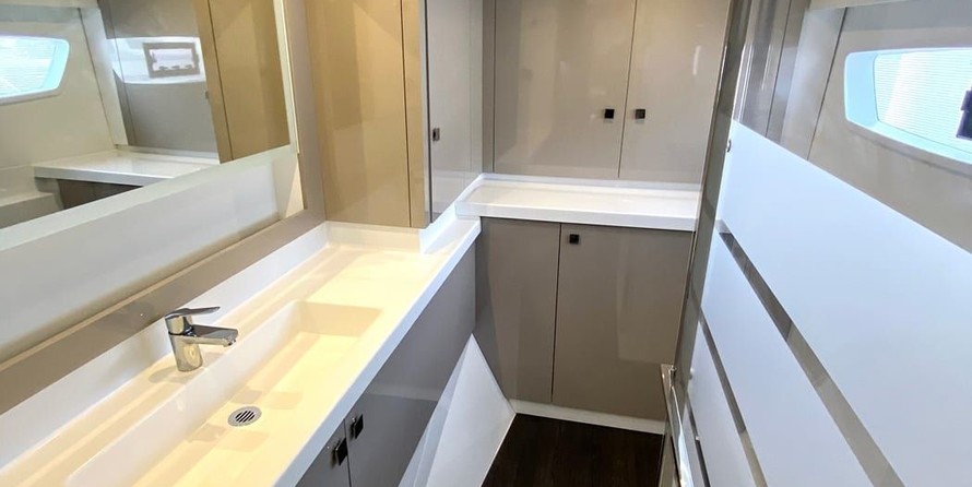 Fountaine Pajot Astréa 42