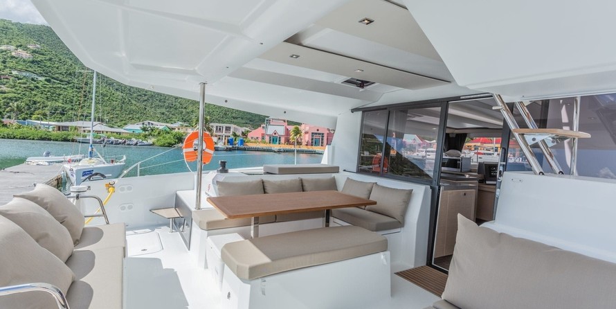Fountaine Pajot Astréa 42