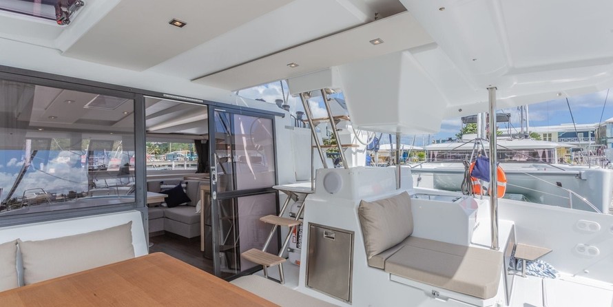 Fountaine Pajot Astréa 42