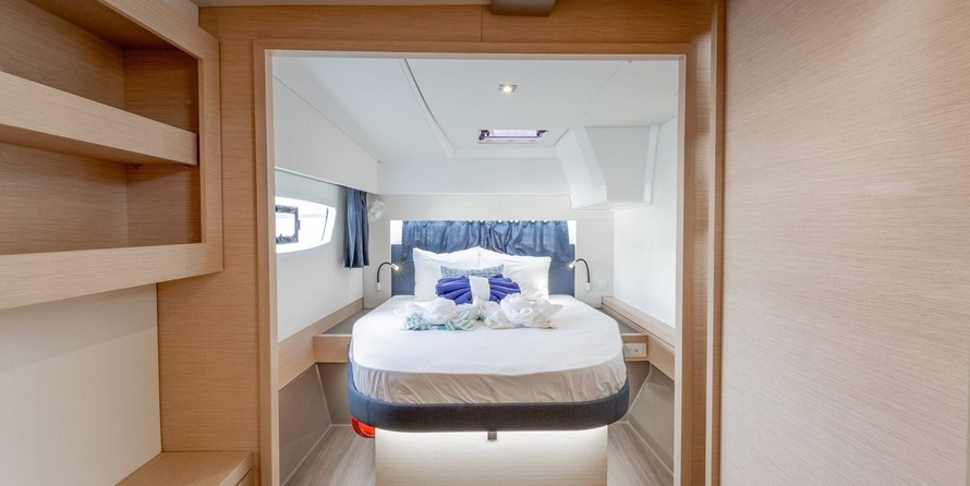 Fountaine Pajot Astréa 42