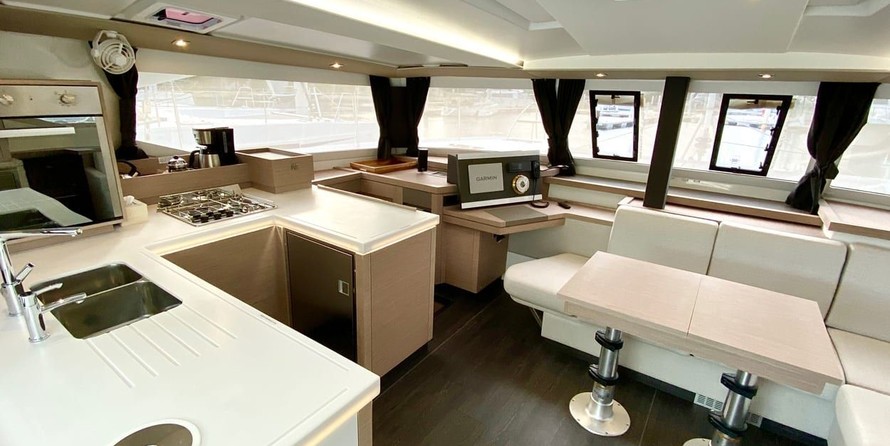Fountaine Pajot Astréa 42