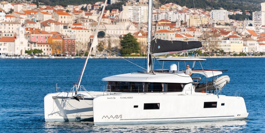 Lagoon 42