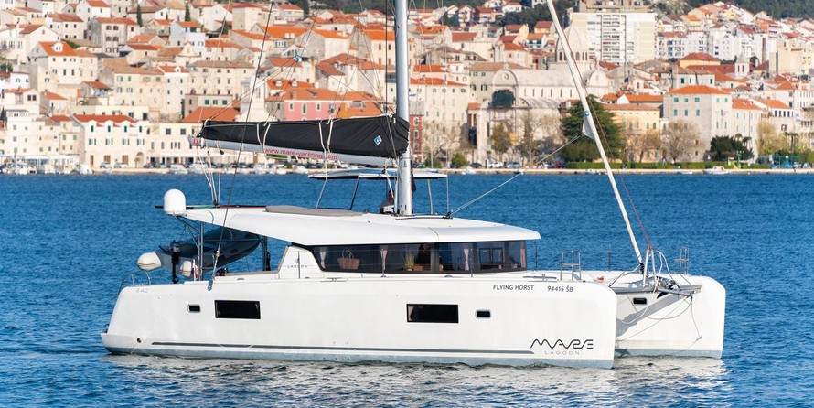 Lagoon 42