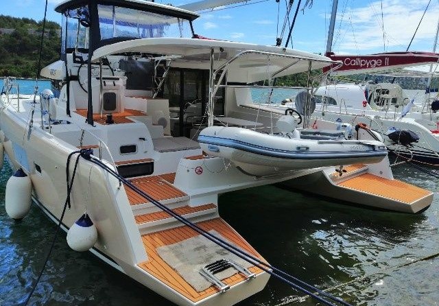 Lagoon 42
