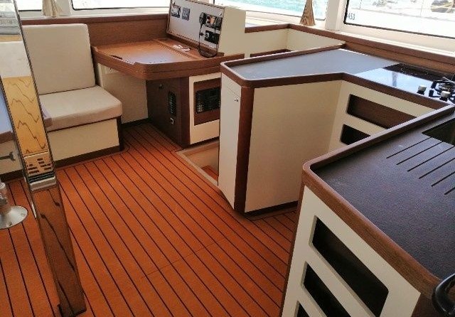 Lagoon 42