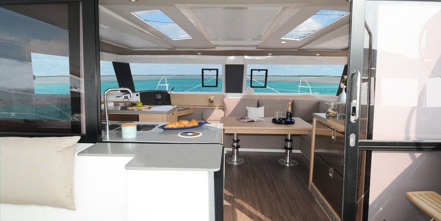 Fountaine Pajot Helia 44