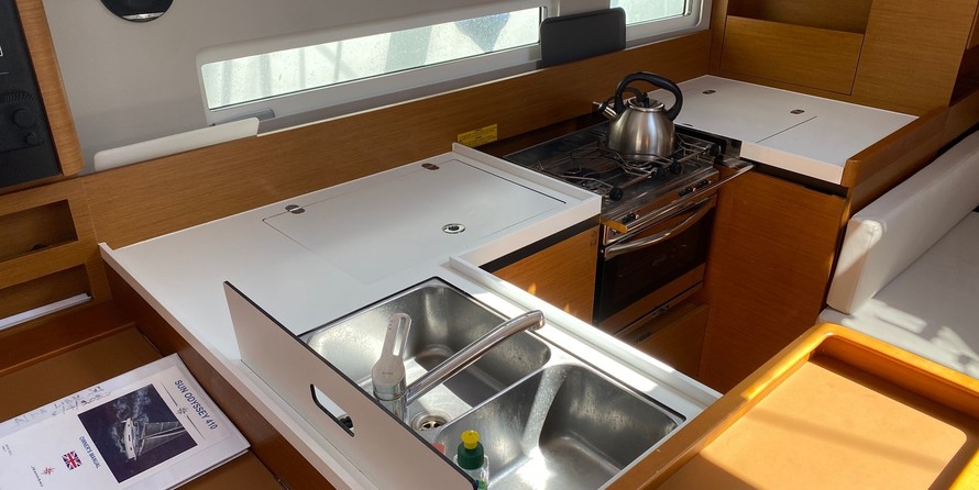 Beneteau Oceanis 41.1