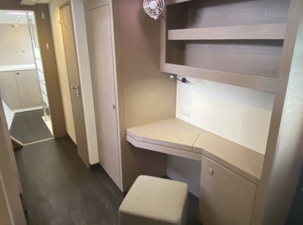 Fountaine Pajot Astréa 42