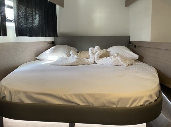 Fountaine Pajot Astréa 42