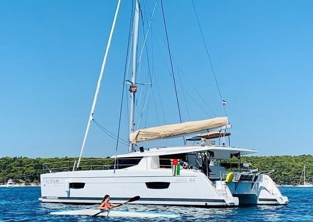 Fountaine Pajot Helia 44