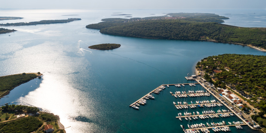 Fountaine Pajot Helia 44