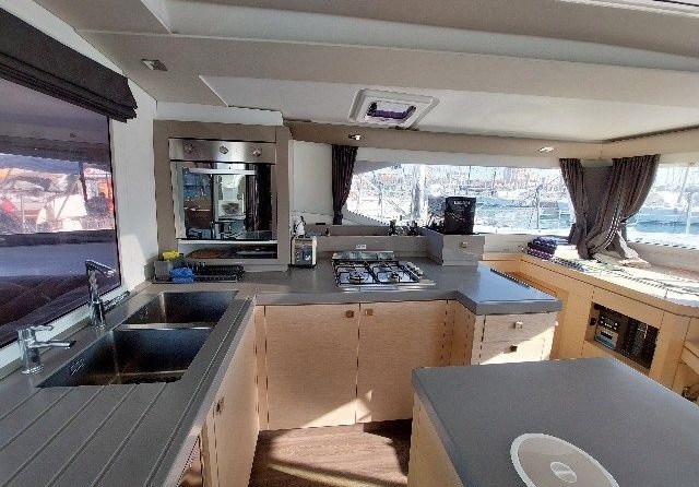 Fountaine Pajot Saona 47