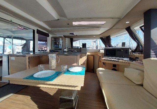 Fountaine Pajot Saona 47