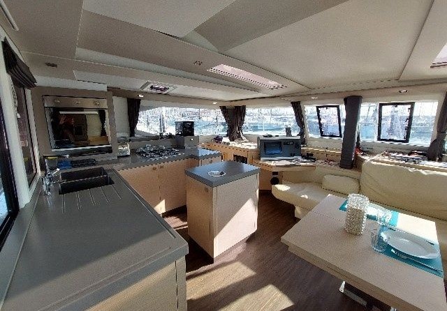 Fountaine Pajot Saona 47
