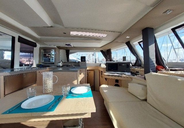 Fountaine Pajot Saona 47