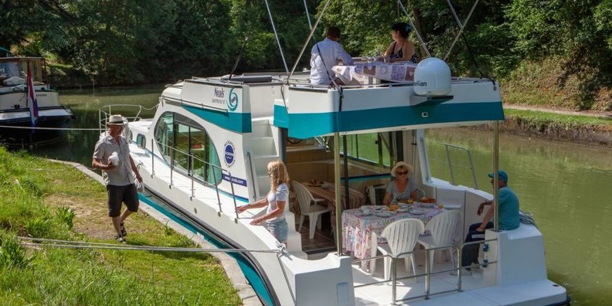 Cantieri estensi goldstar 560 c fly
