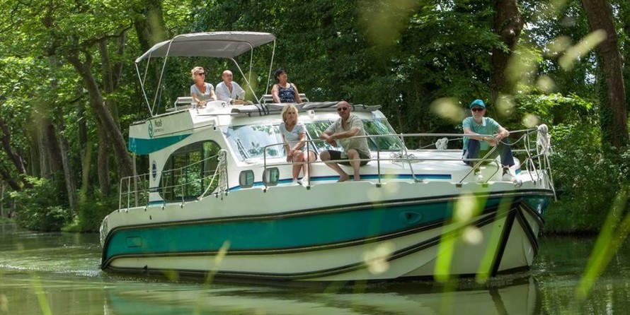 Cantieri estensi goldstar 560 c fly