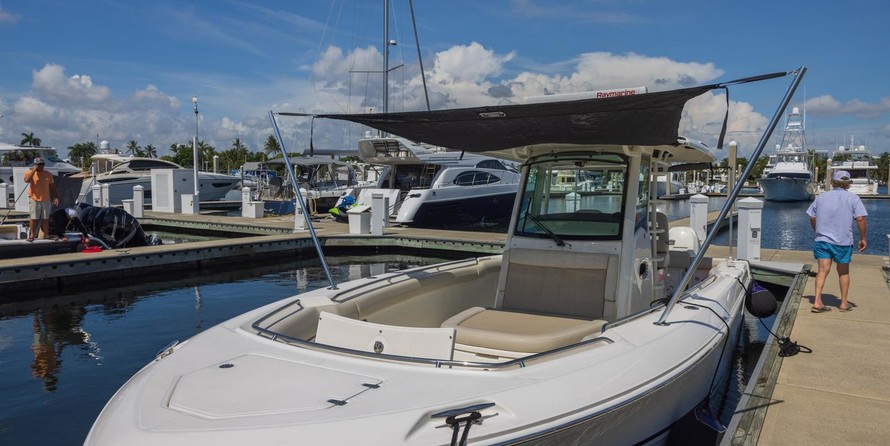 Boston Whaler 330 Outrage