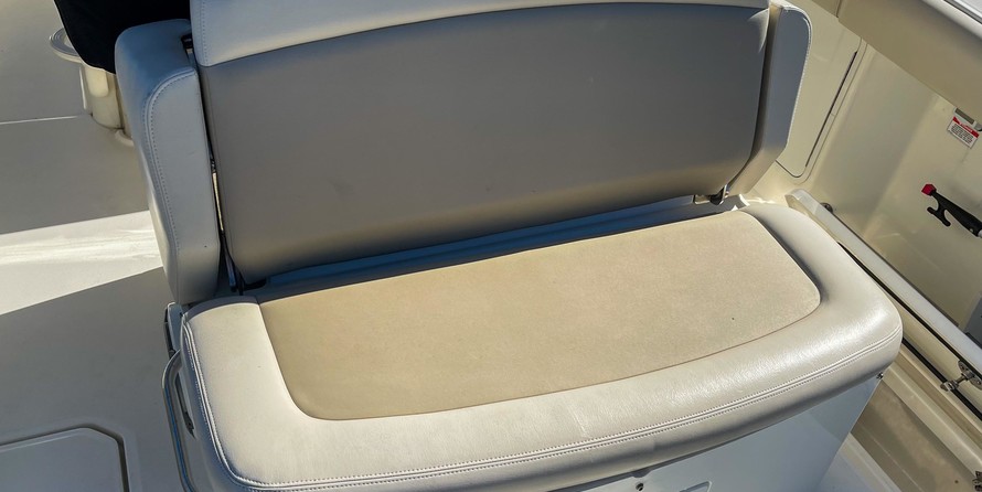 Boston Whaler 330 Outrage