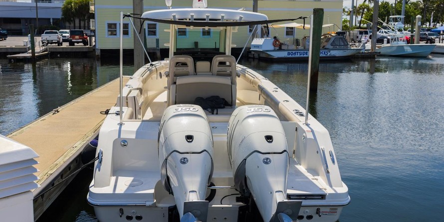 Boston Whaler 330 Outrage